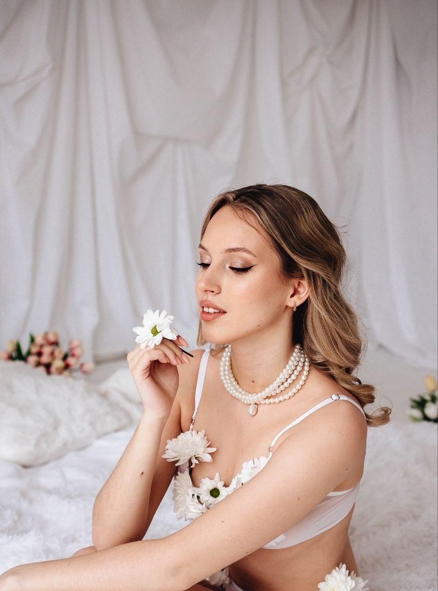 Аня привлекательная девушка из Дальнегорска цена от 7000 руб