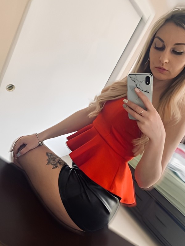 Дарья привлекательная девушка из Дальнегорска цена от 1500 руб