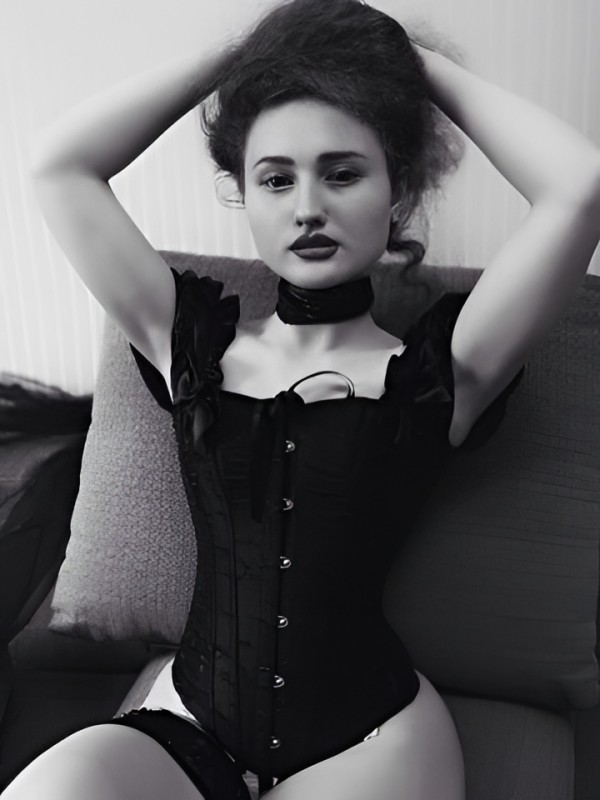 Ольга привлекательная девушка из Дальнегорска цена от 1500 руб