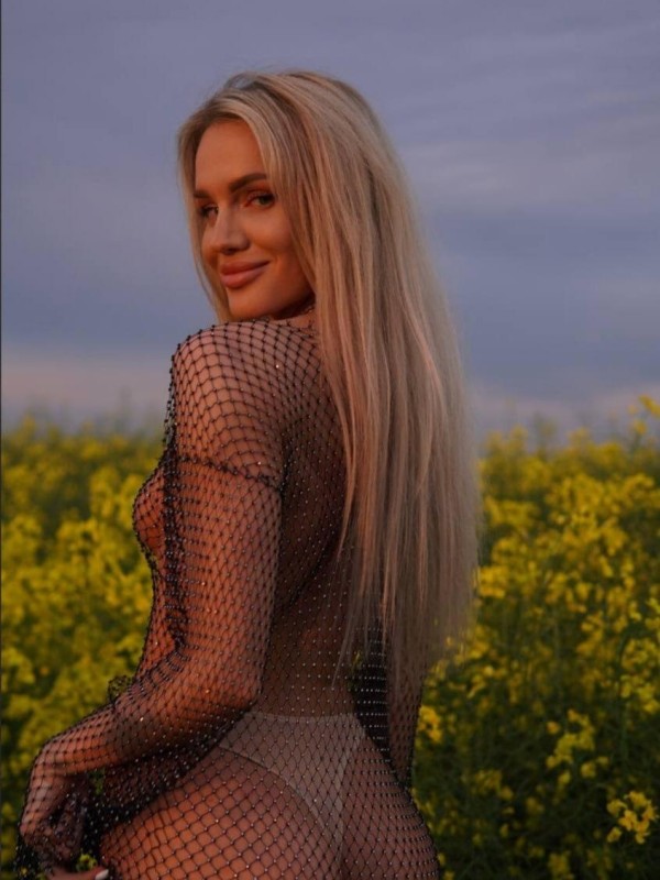 Ольга привлекательная девушка из Дальнегорска цена от 7000 руб